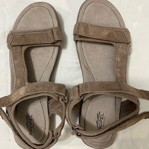 Bass Women's Tan Leather Upper Shoes